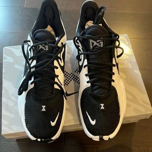 Nike Men’s Sneaker New size 10